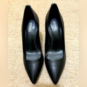 Michael kors black pump heels